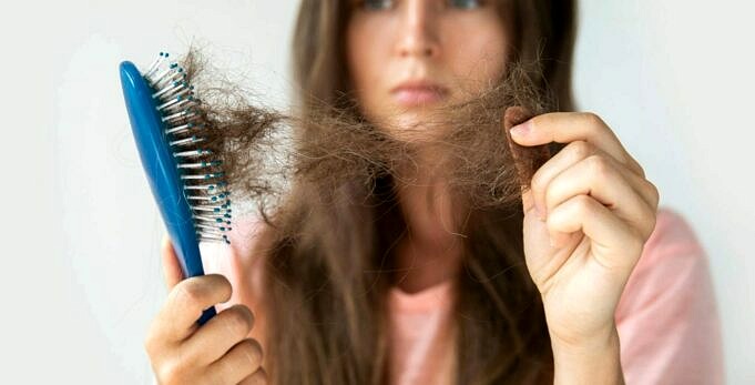 Comment Faire Face à La Perte De Cheveux Post-partum